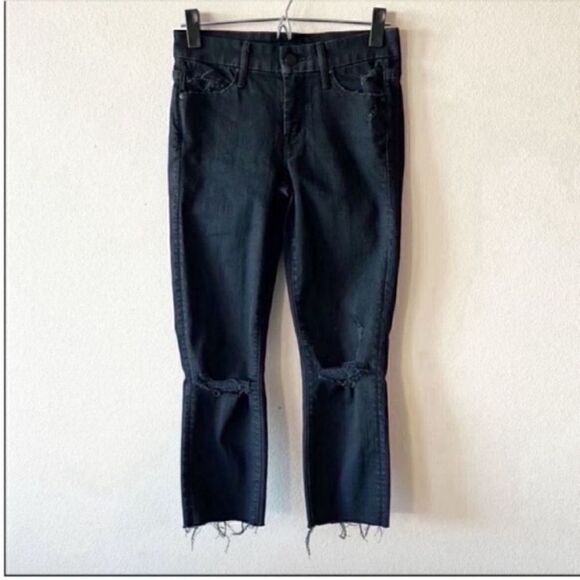 Mother Denim Looker Ankle Fray Crop Jeans in Guilty As Sin - Picture 1 of 11